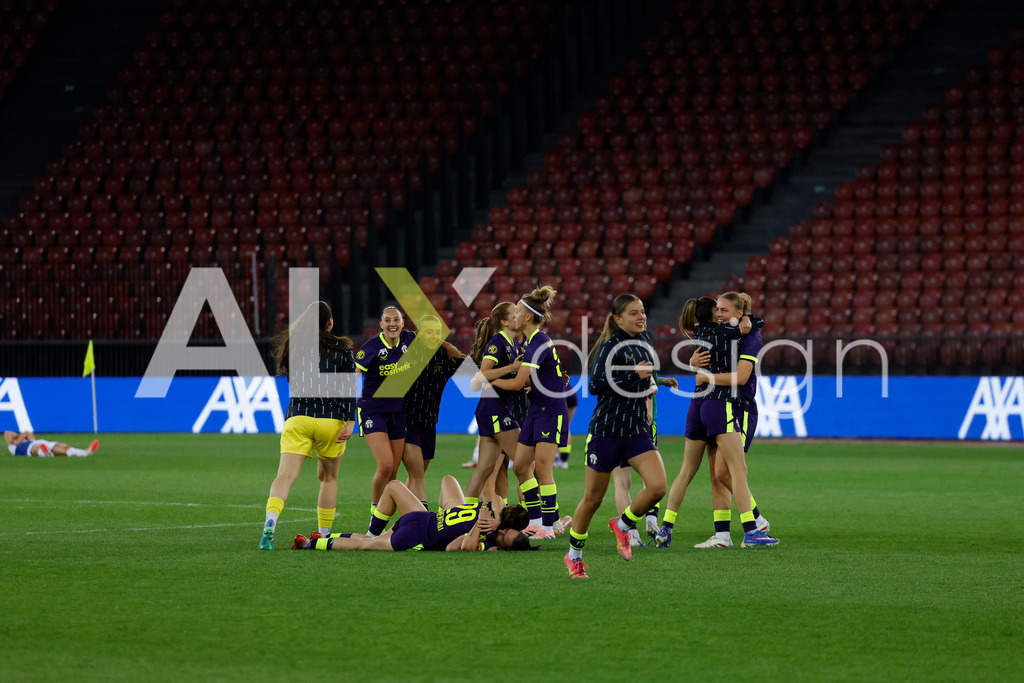 GC Zürich vs FC Zürich - AXA Women’s Super League Playoffs - Stadion Letzigrund | Celebrating of FC Zürich after the AXA Women’s Super League Playoffs quarter-final second leg between GC Zürich and FC Zürich at Stadion Letzigrund, Zurich, Switzerland. - Realisiert mit Pictrs.com