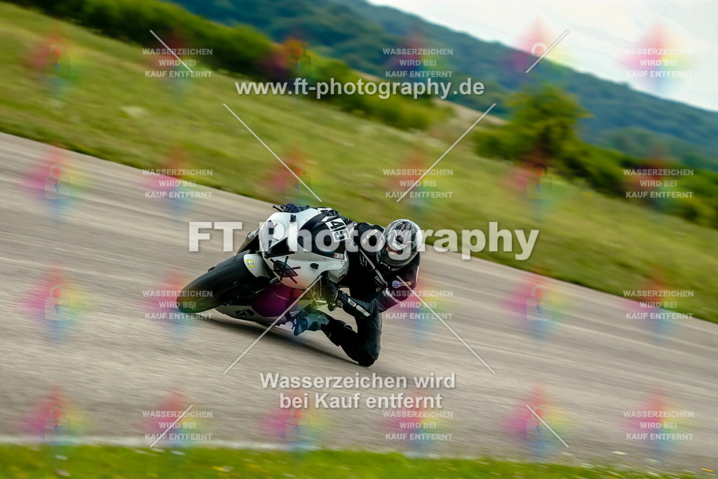 Chambley Juli-3347 | Hier findet Ihr Bilder von Touristenfahrten auf der Nürburgring Nordschleife oder von anderen Veranstaltungen die ich besucht habe. Viel Spass beim Durch Schauen 