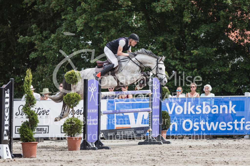 250531_MayDays_M2-SpringenmstAnf-830 | Deine schönsten Turniermomente als professionelle Fotos! Entdecke hochwertige Pferdesport-Fotografie im Online-Shop. Jetzt Fotos finden & bestellen!