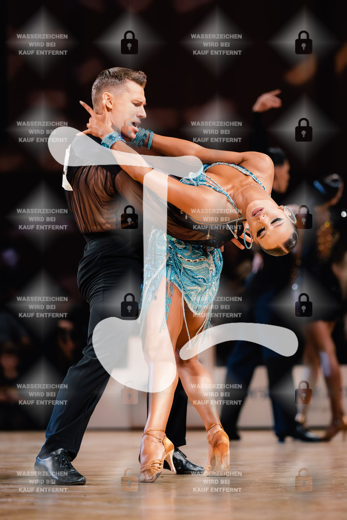 Goldstadtpokal 2025 - WDSF World Open Latin 4th (39) Konstantin Gorodilov _ Polina Figurenko (Estonia)-2025-01-25-7918 | Webshop for digital downloads and prints of dance sport, event & show photographer Julian Link - Realisiert mit Pictrs.com