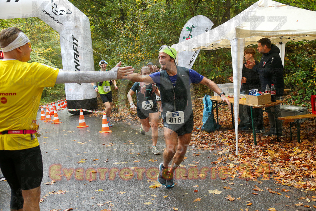 241027_0949_EX1_3386 | Sportfotografie im Rhein-Sieg Kreis, Köln, Bonn, NRW, Rheinland Pfalz, Hessen, etc. Unser Tätigkeitsfeld umfasst den Laufsport vom Volkslauf über den Marathon, Duathlon, Triathon bis zum Ultralauf wie Kölnpfad Ultra oder Schindertrail.