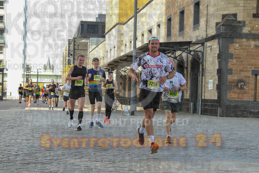 250920_1454_EV4_7529 | Sportfotografie im Rhein-Sieg Kreis, Köln, Bonn, NRW, Rheinland Pfalz, Hessen, etc. Unser Tätigkeitsfeld umfasst den Laufsport vom Volkslauf über den Marathon, Duathlon, Triathon bis zum Ultralauf wie Kölnpfad Ultra oder Schindertrail.