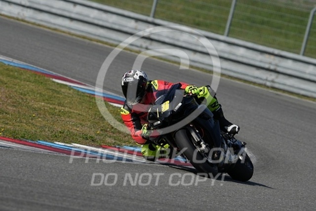 2024_05_04_PBK_21796 | Sportfotografie; SlowMotion; Video; Rennstrecke; Hafeneger; Speer; Racing; RSE; BMW; CBO; Trackday; Motorsportarena; Hockenheimring; Brno; Most; Barcelona; Valencia