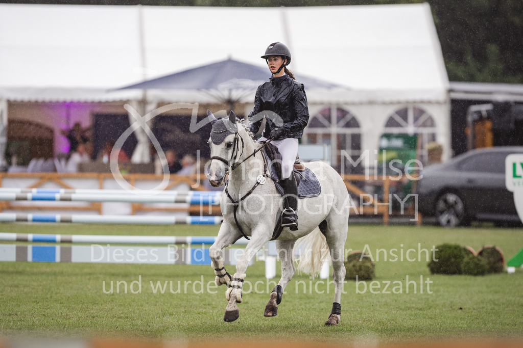 230715_LC_E-Stil-315 | Deine schönsten Turniermomente als professionelle Fotos! Entdecke hochwertige Pferdesport-Fotografie im Online-Shop. Jetzt Fotos finden & bestellen!