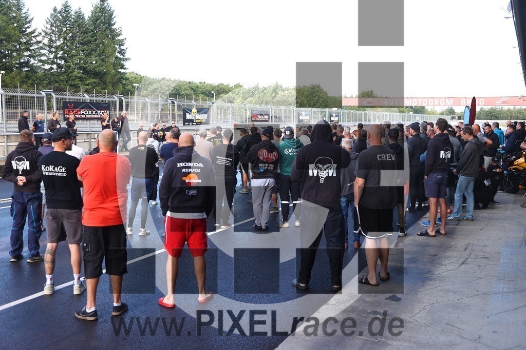 social-20250829_00035 | Schöne Erinnerungen an spannende Momente - das festzuhalten ist unser Job. PIXELrace.de ist seit 2003 auf den Rennstrecken Europas unterwegs um die Action draußen beim Fahren und die wunderbare Stimmung imm Fahrerlager für euch einzufangen.
