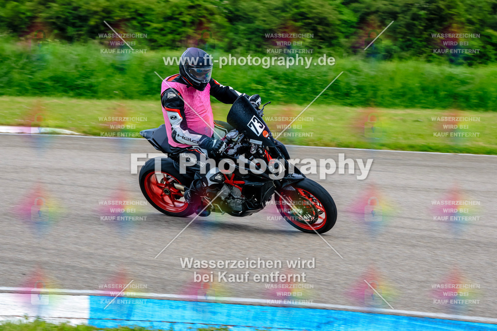 MotoTeam-9761 | Hier findet Ihr Bilder von Touristenfahrten auf der Nürburgring Nordschleife oder von anderen Veranstaltungen die ich besucht habe. Viel Spass beim Durch Schauen 