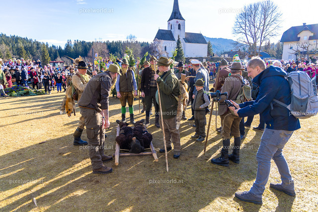 Bärentreiben in Steuerberg | Bildershop von pixelworld.at - Realisiert mit Pictrs.com