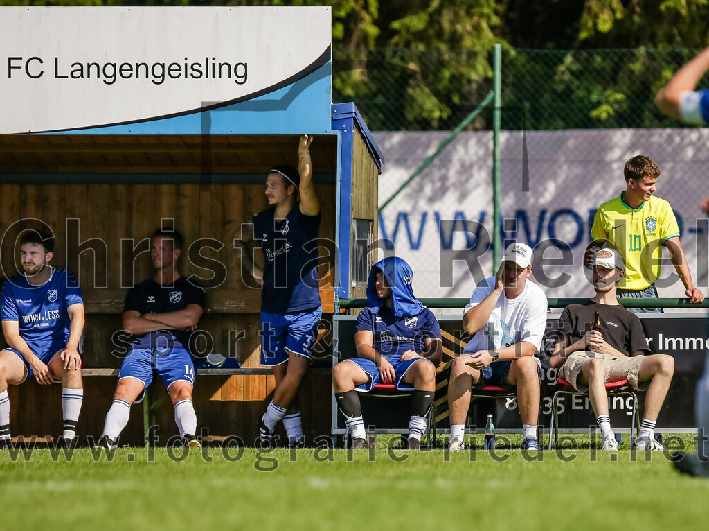 2023-09-09_033_FC_Langengeisling_III_gegen_FC_Fraunberg_II | Erding, Deutschland, 09.09.2023:
Fußball, C-Klasse 2023 / 2024, 6. Spieltag, FC Langengeisling III gegen FC Fraunberg II, Endergebnis: 1:2

Foto: Christian Riedel / fotografie-riedel.net