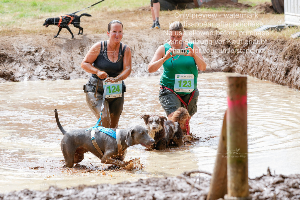 Schlamm_mit_Hund (226 von 460) | stephaniefillaphotographie - Realisiert mit Pictrs.com