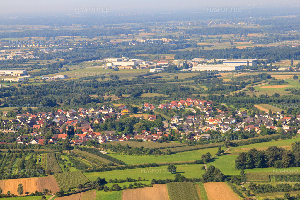 Luftbild: Ortsteil von Nordosten im Ortsteil Sasbachried in Achern im Bundesland Baden-Württemberg in Deutschland. Foto: IMG_31736.jpg vom 20.08.2010 durch Werner Riehm/FLY-FOTO.de