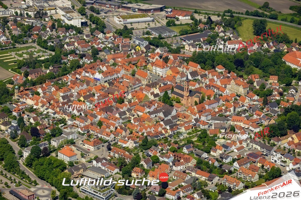 Das Luftbild zeigt  Friedberg - Die Luftaufnahme wurde 2023 vom UL-Flugzeug aus erstellt ( keine Drohne ) - Hochauflösende Luftaufnahme - Für grossformatige Ausdrucke geeignet. Die Geschenkidee !Mit Lizenz und Bildrechte bestellbar