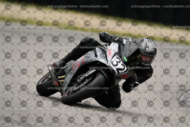 25bt02-1245 | markuskiefer.com - Realisiert mit Pictrs.com