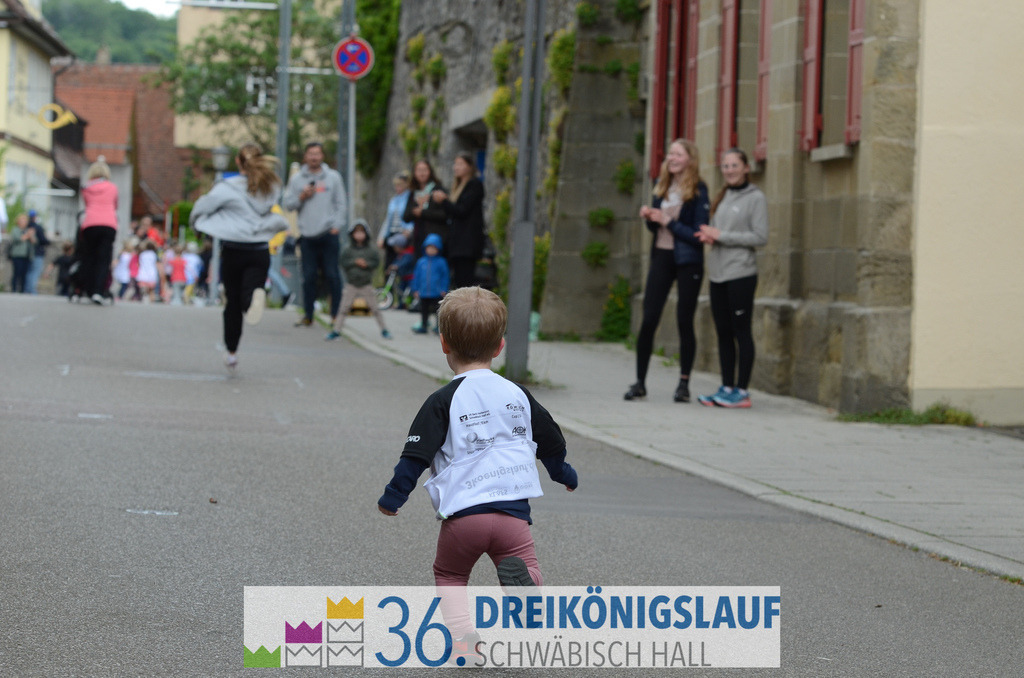 AOK Junior Cup 400m | 3Königslauf 2022 AOK Junior Cup 400m - Realisiert mit Pictrs.com