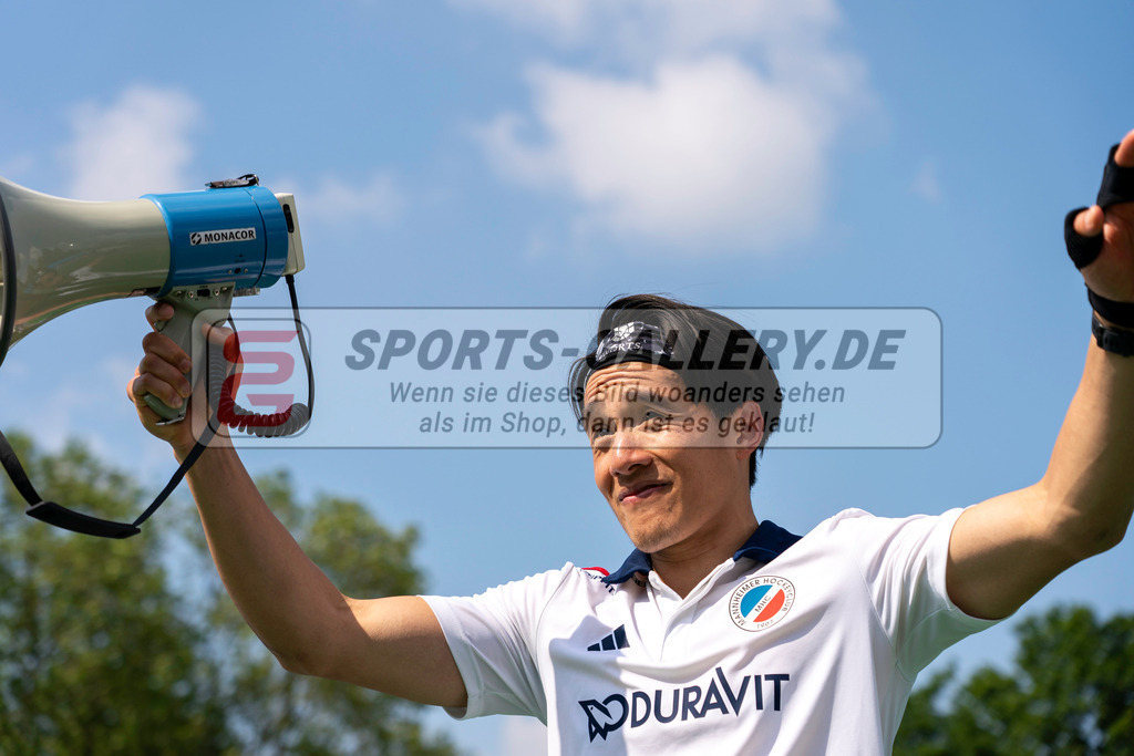 Final4_20240519-1553-0006 | Bonn, Deutschland, 19.05.2024:  in Aktion waehrend des Spiels der Deutsche Feldhockey-Meisterschaften 2024 zwischen Final 4 Herren Finale Mannheimer HC - Hamburger Polo Club im Bonner THV am 19.05.2024 in Bonn, Deutschland. (Foto von Stephan Fehrmann)

Bonn, Germany, 19.05.2024:  in action during the game of Deutsche Feldhockey-Meisterschaften 2024 between Final 4 Herren Finale Mannheimer HC - Hamburger Polo Club in Bonner THV at 19.05.2024 in Bonn, Deutschland. (Foto from Stephan Fehrmann)