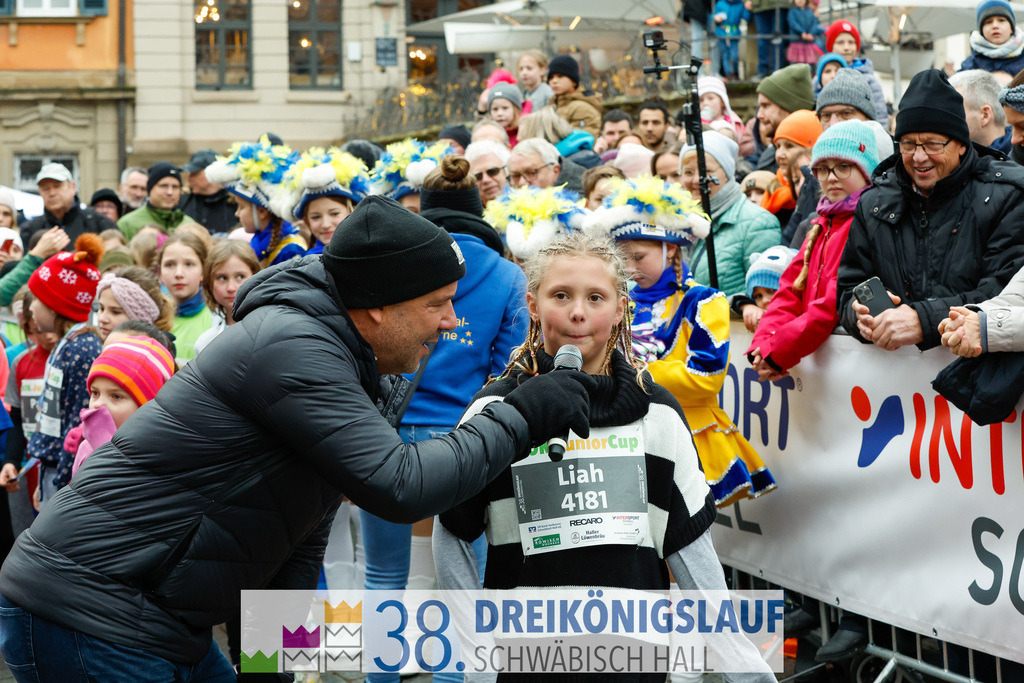 400m AOK Junior Cup | 3 Koenigslauf 2024 400m AOK Junior Cup - Realisiert mit Pictrs.com