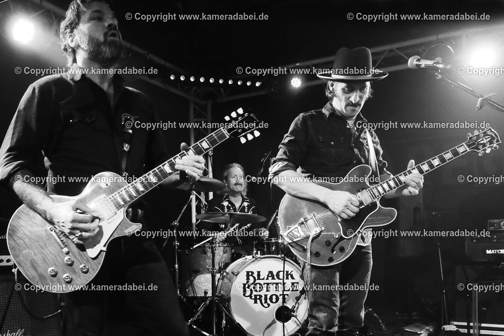 Konzert : Black Bottle Riot am 14.11.2025 im Rare Guitar in Münster | Konzert : Black Bottle Riot am 14.11.2025 im Rare Guitar in Münster - Realisiert mit Pictrs.com
