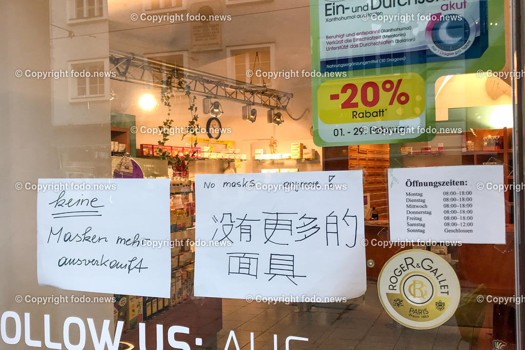 Corona_ 5 Jahre Covid Lockdown_ 15.03.2025-1 | 15.03.2025, Linz, AUT, Corona, 5 Jahre Covid Lockdown, im Bild Stadtansichten, Themenbild, Apotheke, Schild, Information, Masken, Ausverkauft, Sprache