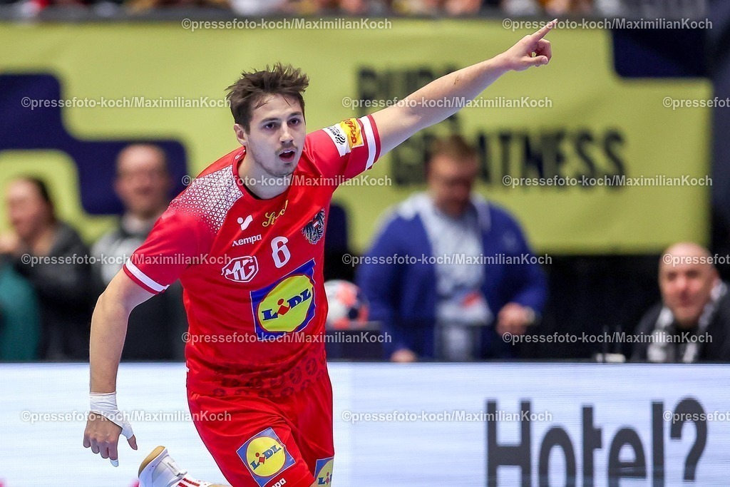 EHF19012601064 | 19.01.2026, Handball, Men's EHF EURO 2026, Österreich - Serbien, Jyske Bank Boxen in Herning, Dänemark, Preliminary Round:  Markus Mahr (Austria #06) jubelnd