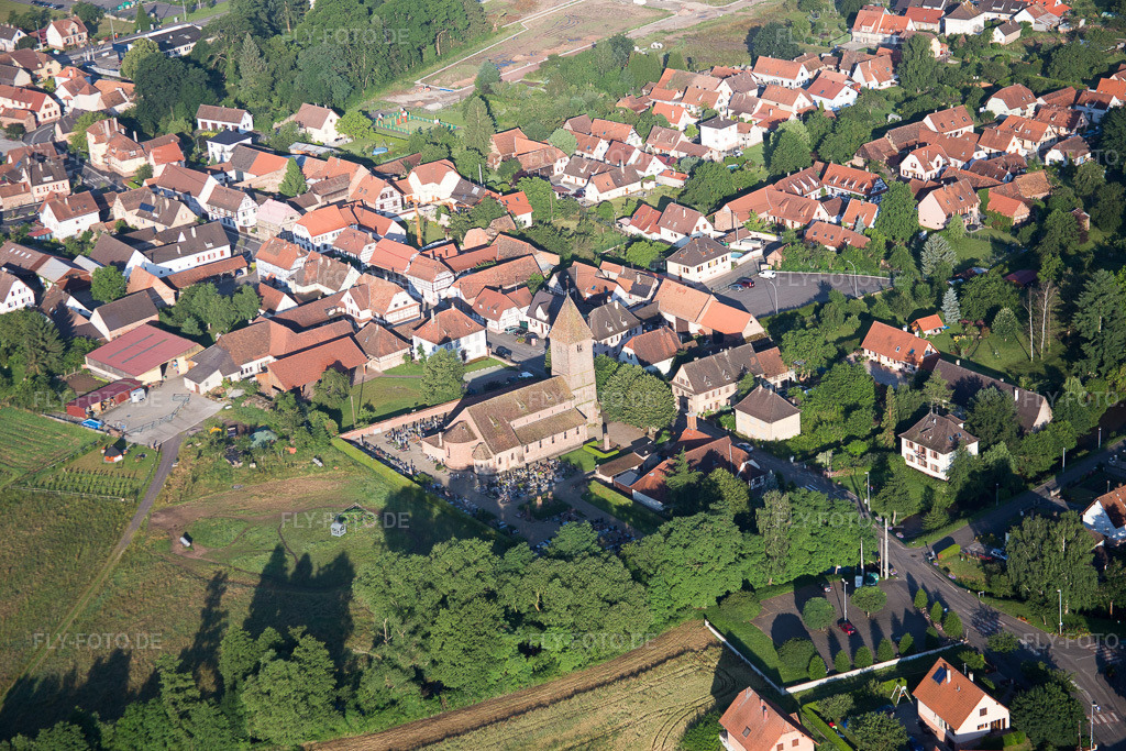 Luftbild: Saint-Ulrich im Ortsteil Altenstadt in Wissembourg im Bundesland Bas-Rhin in Frankreich. Foto: IMG_089932.jpg vom 26.06.2016 durch Werner Riehm/FLY-FOTO.de