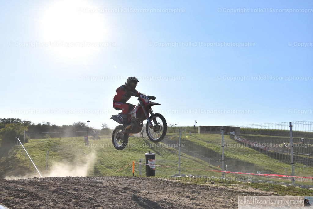 DSC_0573 | Sportfotografie , Motorsport, Motoross, Reitsport, Mointainbike, Enduro,
Landschaft , Outdoor, Eventfotografie, Landschaft, Bilder online bestellen - Realisiert mit Pictrs.com