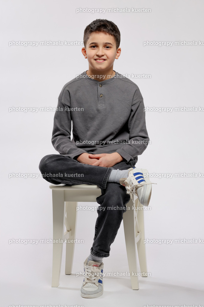 color-0600 | Moderne Kindergarten- & Schulfotografie aus Augsburg – natürliche Porträts, Gruppenbilder & DSGVO-konformer Online-Shop für Kitas & Schulen in Bayern und Süddeutschland - Österreich - Schweiz