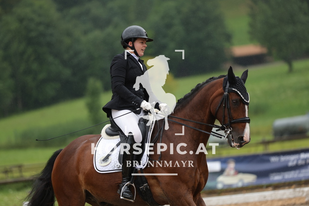0P6A9144 | Willkommen bei Brunnmayr - Design & Fotografie – Ihrem Spezialisten für Reitturniere und Pferdeveranstaltungen in Oberösterreich, Salzburg und Bayern! Seit über 17 Jahren sind wir leidenschaftlich dabei.