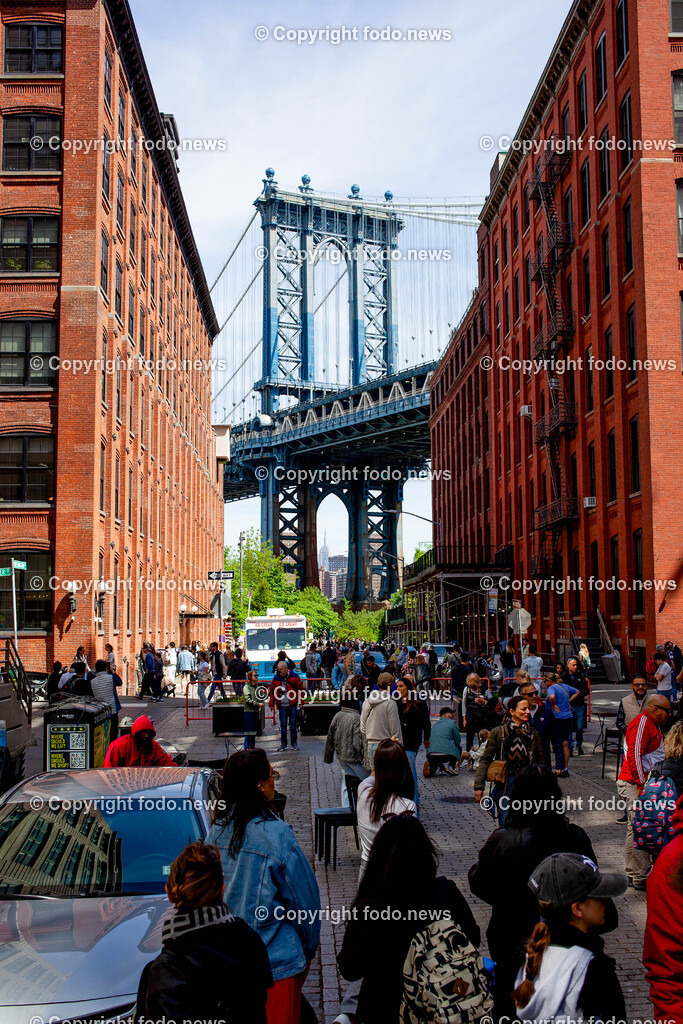 Vereinigte Staaten von Amerika_ USA_ New York City_ NYC_ 20.05.2024-75 | 20.05.2024, Vereinigte Staaten von Amerika, USA, New York City, NYC im Bild diverse Stadtansichten New York City, Wolkenkratzer, Essen, U-Bahn, Menschen, Stadion, Baseball, Yankees, Mets, Manhatten, East River, Trump, Macy, Verkehr, AutosNew York City ist eine Weltstadt an der Ostkueste der Vereinigten Staaten. Sie liegt im Bundesstaat New York und ist mit rund 8,8 Millionen Einwohnern die bevoelkerungsreichste Stadt des Landes.Quelle: Wikipedia