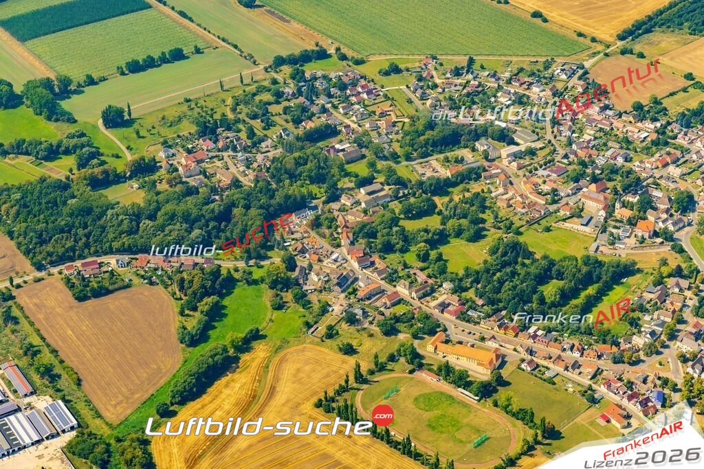 Luftbild der Stadt Obhausen - Die Luftaufnahme wurde 2025 vom UL-Flugzeug heraus erstellt ( keine Drohne ) - Hochauflösende Luftaufnahme - für professionelle Ausdrucke geeignet. Die Geschenkidee !Hier alle&nbsp;Infos zur Lizenzierung der LuftaufnahmeWir fliegen auch dieses Jahr wieder in Ihre Region um Luftbilder zu erstellen.- Luftbild anfragen