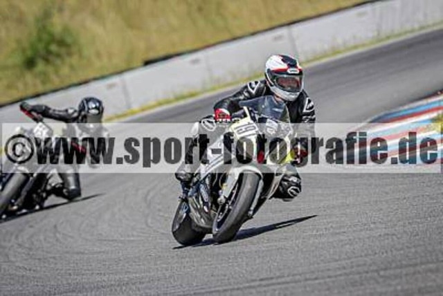 spof1757 | Professionelle Fotos von Sportveranstaltungen, aber auch Hochzeiten und anderen Events. - Realisiert mit Pictrs.com