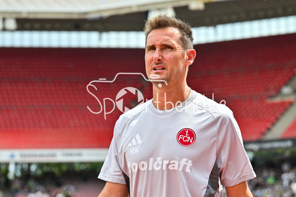 1. FC Nürnberg - Borussia Mönchengladbach | im Bild Miroslav KLOSE Trainer 1. FC Nuernberg vor der Partie gegen Gladbach / Einzelfoto / Freisteller / Testspiel: 1. FC Nuernberg - Borussia Mönchengladbach, Max-Morlock Stadion am 26.07.2025 / DFL REGULATIONS PROHIBIT ANY USE OF PHOTOGRAPHS AS IMAGE SEQUENCES AND/OR QUASI-VIDEO