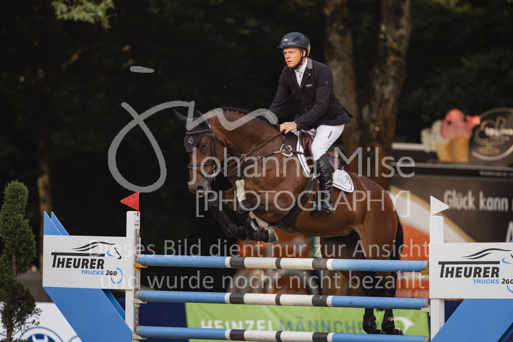 230910_OWLCh_Youngster8y-811 | Deine schönsten Turniermomente als professionelle Fotos! Entdecke hochwertige Pferdesport-Fotografie im Online-Shop. Jetzt Fotos finden & bestellen!