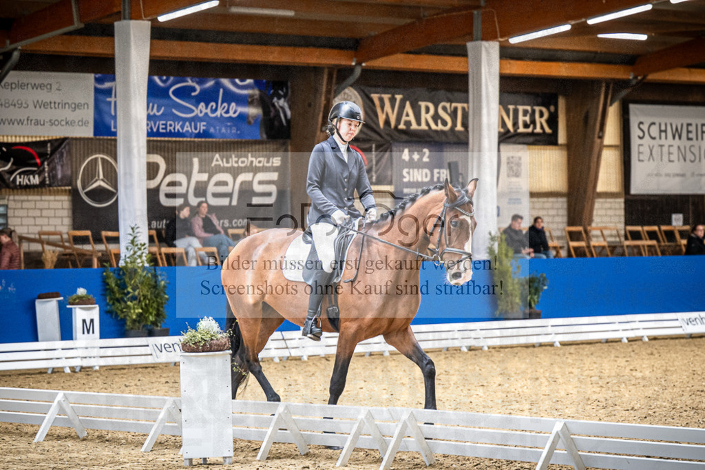 DOS_1528 | Entdecke hochwertige Reitturnierfotos von Foto Oger. Professionell, emotional und authentisch – jetzt Lieblingsmomente im Shop bestellen.Deutschlandweite Turnierfotografie. - Realisiert mit Pictrs.com