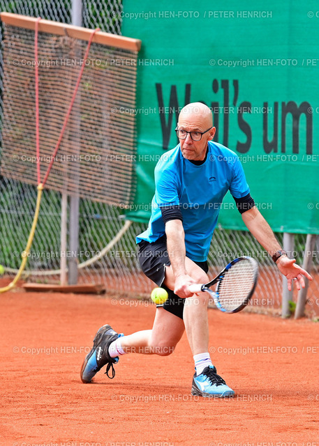 20230513-7245-tennis-sga-bv-HEN-FOTO | 13.05.2023 Tennis Regionalliga Süd West Herren 50 SGA Darmstadt - Bad Vilbel (3:6) Daniel Döring (SGA) (Foto: Peter Henrich) - Realisiert mit Pictrs.com