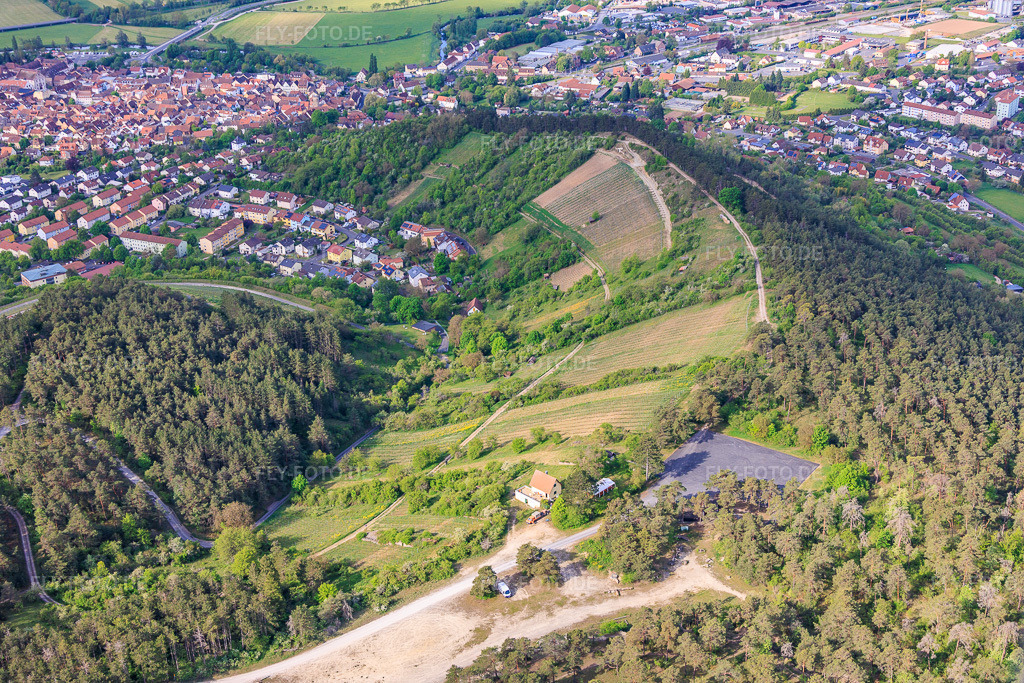 Luftbild: Weinberge von terroir f Hammelburg - Weinbau in Franken in Hammelburg im Bundesland Bayern in Deutschland.Foto: IMG_155605.jpg vom 03.05.2026 durch Werner Riehm/FLY-FOTO.deAuflösung des Originals: 6000 x 4000 pxterroir f - Hammelburg