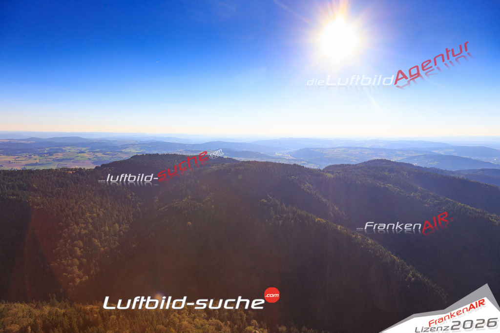 Die Luftaufnahme der Stadt Wallenfels wurde vom UL-Flugzeug heraus erstellt ( keine Drohne )- hohe Auflösung für beste Qualität