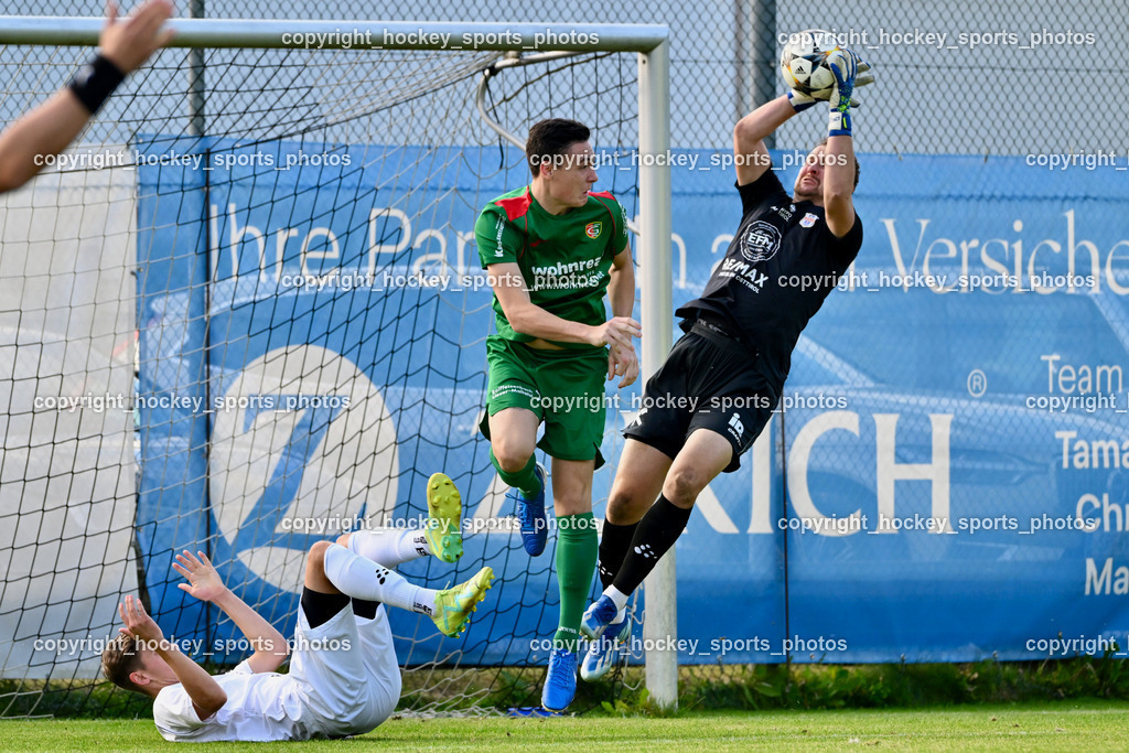 FC ASKÖ Gmünd vs. Union Matrei  | #27 Hannes Wibmer Matrei, #1 Julian Weiskopf Matrei, #19 Nico Payer FC Gmünd, FC ASKÖ Gmünd vs. Union Matrei , FC ASKÖ Gmünd vs. Union Matrei  am 21.09.2024 in Gmünd (Sportplatz Gmünd), Austria, (Photo by Bernd Stefan)