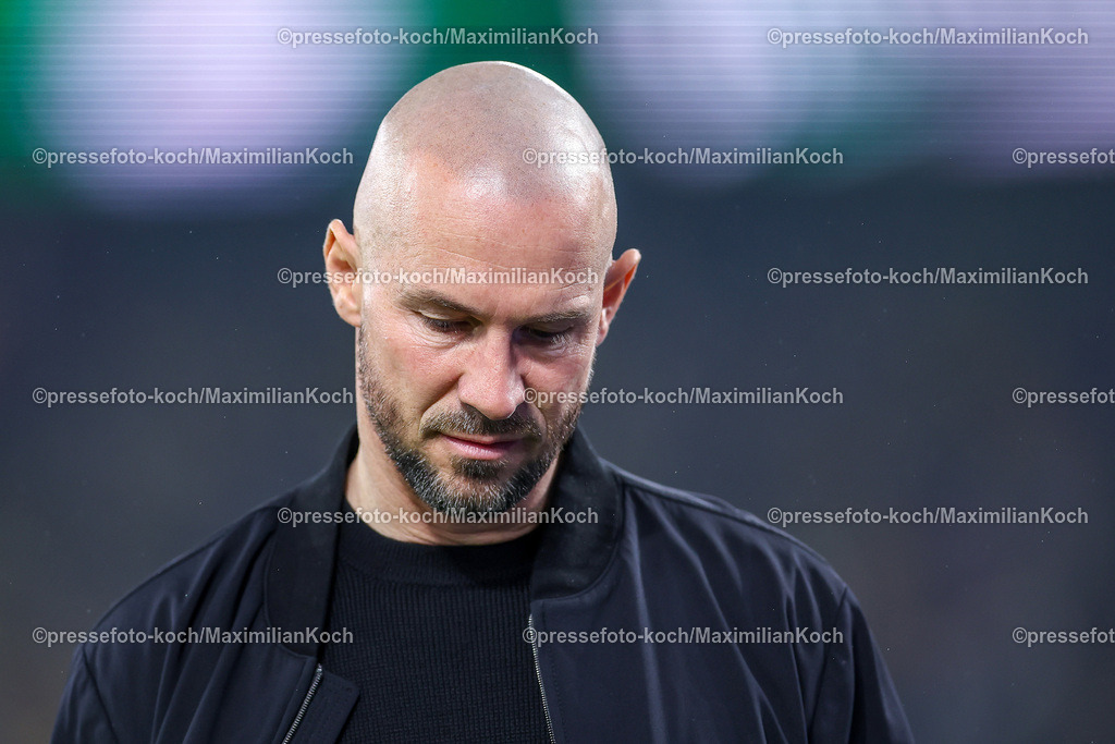 BVB15122402144 | 15.12.2024, Fußball, Borussia Dortmund - TSG 1899 Hoffenheim, 1. Fußball Bundesliga, 14. Spieltag, Signal Iduna Park, Saison 2024 2025: Cheftrainer Christian Ilzer (Trainer Hoffenheim)DFB regulations prohibit any use of photographs as image sequences and or quasi-video.