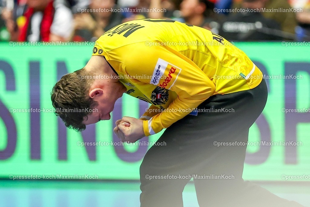 EHF17012601085 | 17.01.2026, Handball, Men's EHF EURO 2026, Österreich - Spanien, Jyske Bank Boxen in Herning, Dänemark, Preliminary Round:  Constantin Möstl (Austria #98) jubelnd