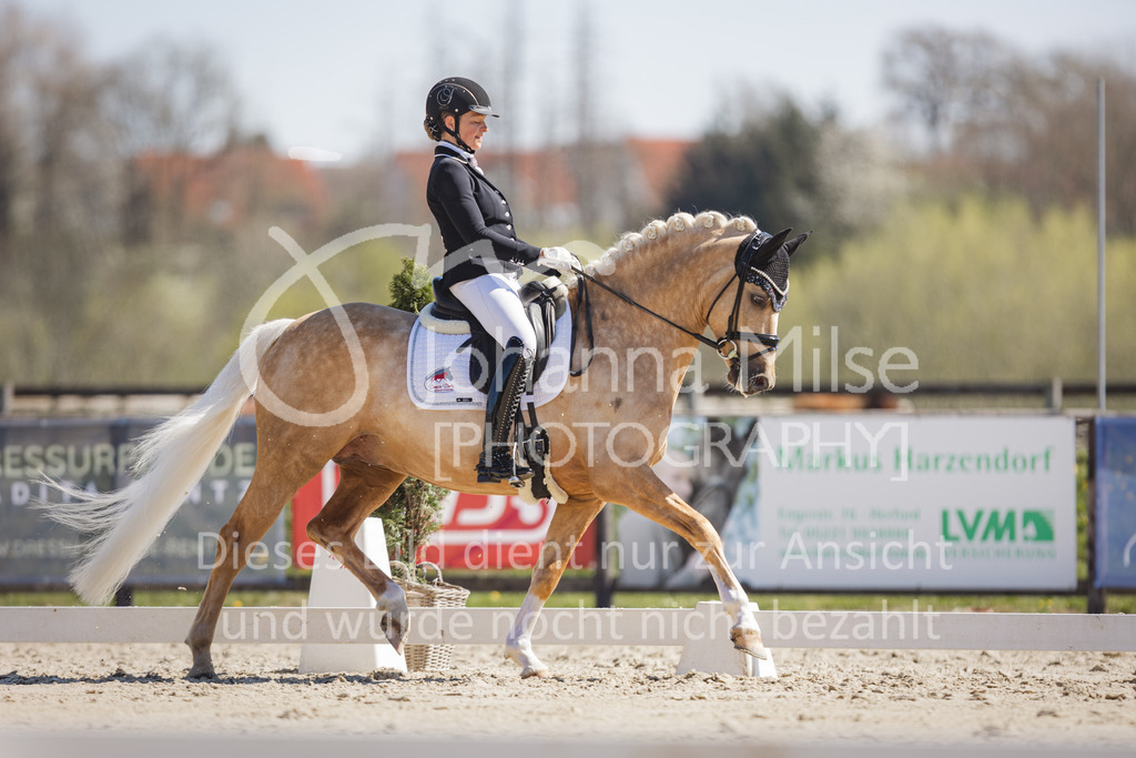 220418_Dressurpferde-L-140 | Frühlingsfest der Pferde
Herford
18.April 2022
Dressurpferdeprfg. Kl.L DL2