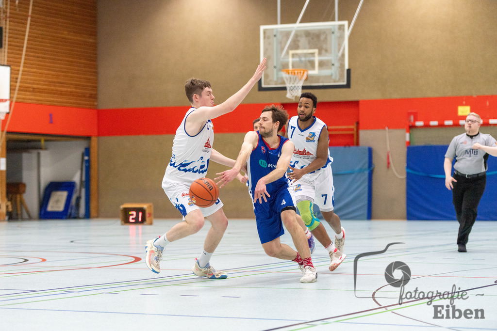 SV Ofenerdiek-TuS Ofen | SV Ofenerdiek (weiß)-TuS Ofen (blau) am 18.02.2024 in Ofenerdiek (Sporthalle Lagerstraße), Deutschland, Photo: Philip Eiben 2023 - Realisiert mit Pictrs.com