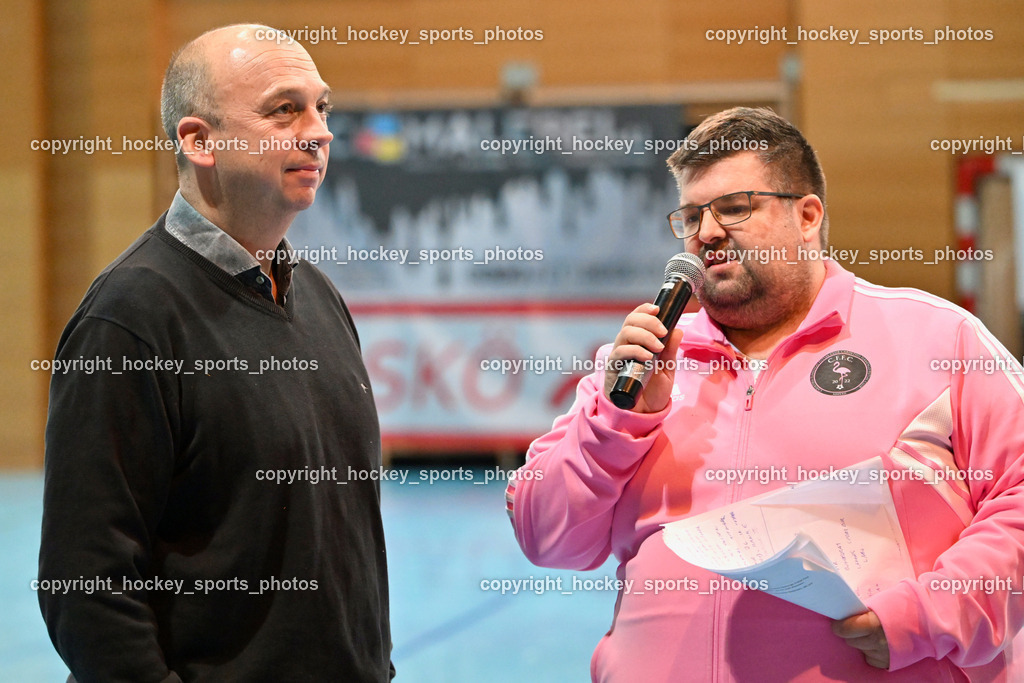 Carinthia Flamengo Futsal Club vs. Futsal Klagenfurt | Kärntner Fussball Präsident Martin Mutz, ÖFB Funktionär Jürgen Riepl, Carinthia Flamengo Futsal Club vs. Futsal Klagenfurt, Carinthia Flamengo Futsal Club vs. Futsal Klagenfurt am 01.12.2024 in Klagenfurt (Ballspielhalle Viktring), Austria, (Photo by Bernd Stefan)