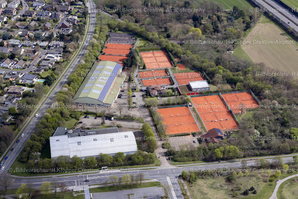 Luftbilder Moers-1059 | Luftbildfotografie Tennisplatz Sportanlage des TPM Tennis Park Moers und Großsportanlage Filder Benden mit Blick auf das Gebäude der "8 Ecken Eventlocation" an der Filder Straße im Ortsteil Holderberg in Moers im Bundesland Nordrhein-Westfalen, Deutschland. - Realisiert mit Pictrs.com