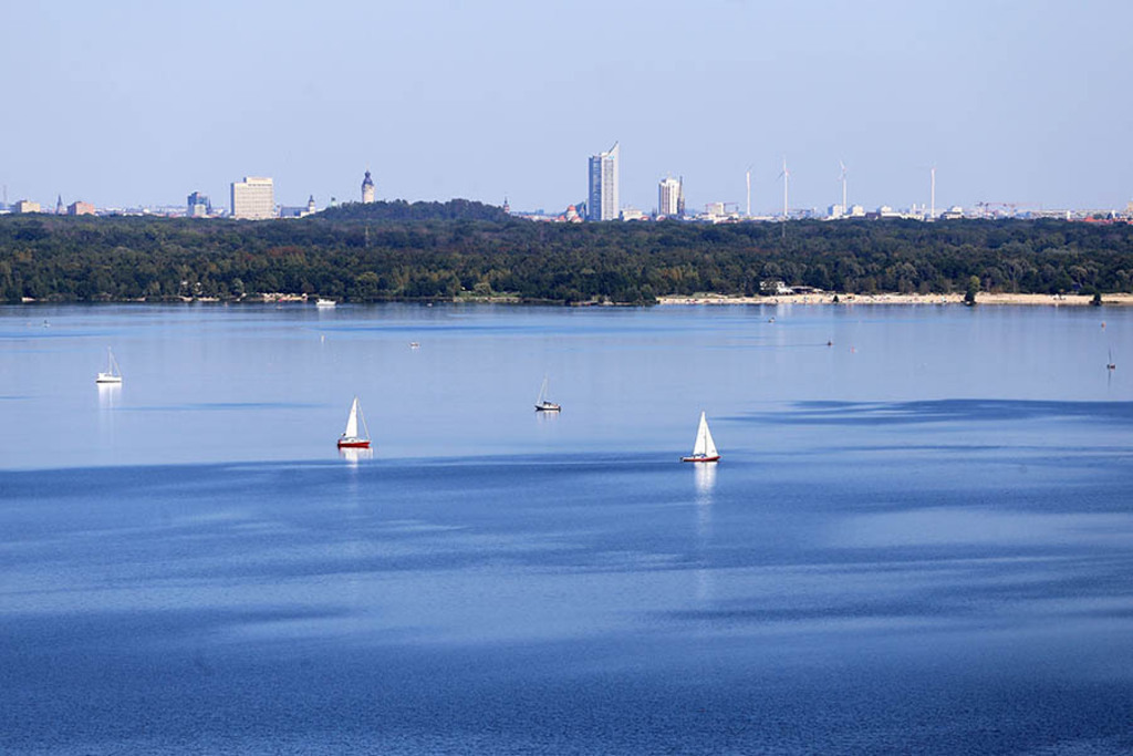Foto: Leipzig - Cospudener See | Das Team hinter BILDLEXIKON LEIPZIG bündelt historische wie aktuelle Informationen über die Stadt Leipzig in Text und Bild auf einer Plattform und stellt diese der interessierten Öffentlichkeit zur Verfügung.
