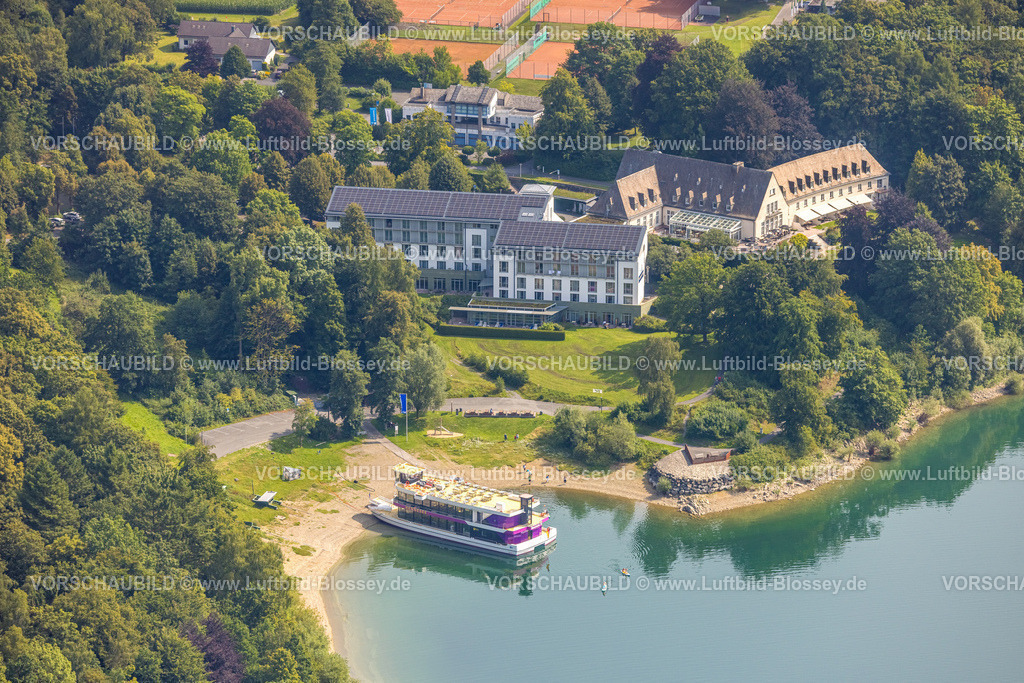 Meschede250807210 | Luftbild, Ausflugsschiff Hennesee am Strand Berghauser Bucht, Welcome Hotel Meschede/Hennesee, Berghausen, Meschede, Sauerland, Nordrhein-Westfalen, Deutschland