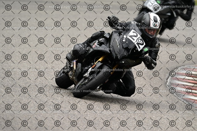 25bt02-1182 | markuskiefer.com - Realisiert mit Pictrs.com