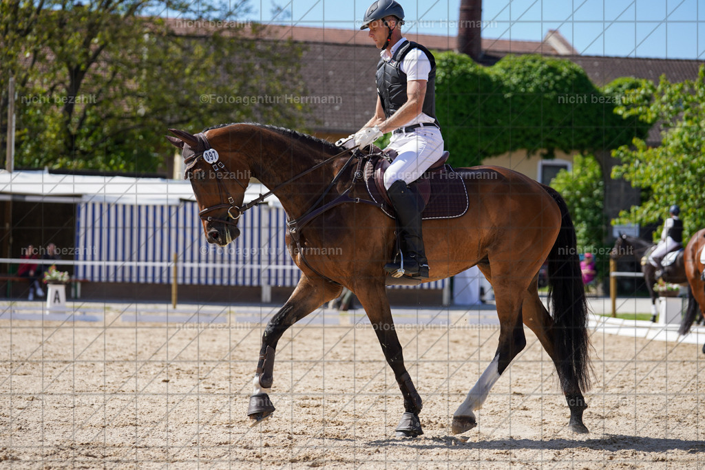 20240518-FAH03149 | rbilder, Turnierfotografen ayern, Fotoagentur Herrmann, Geländeturnier, Springbilder, Dressurbilder, Jungpferdefotograf