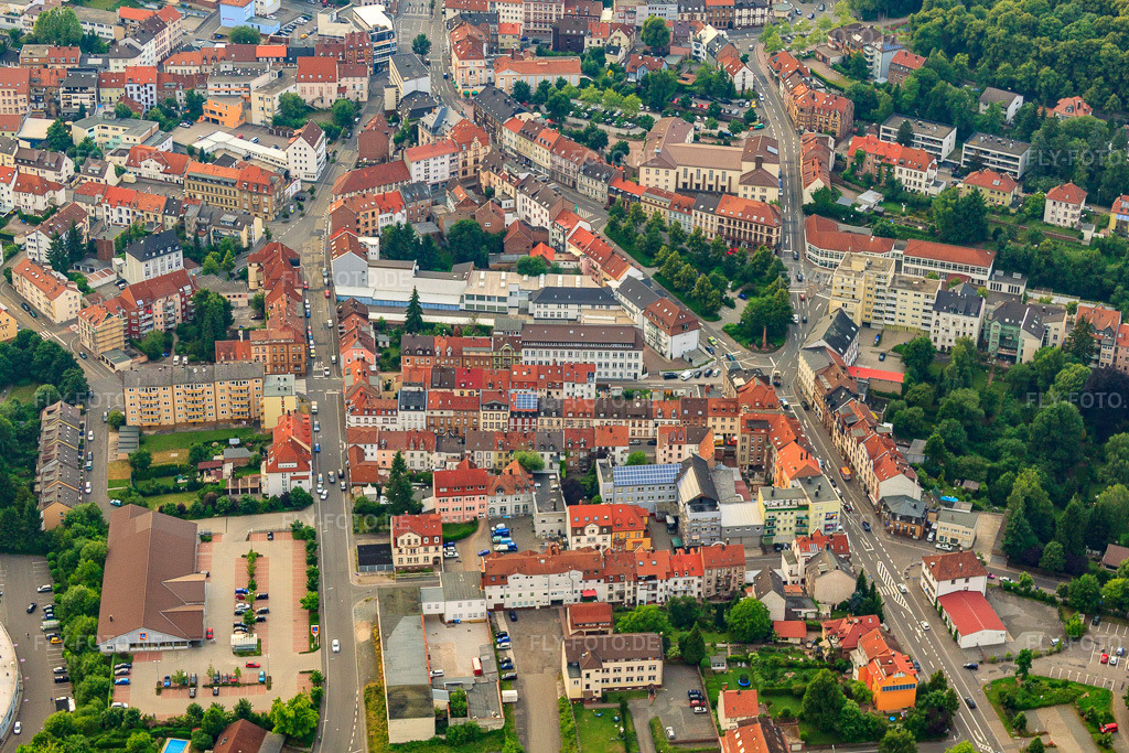 Luftbild: Lemberger Straße in Pirmasens im Bundesland Rheinland-Pfalz in Deutschland. Foto: IMG_29336.jpg vom 25.06.2010 durch Werner Riehm/FLY-FOTO.de