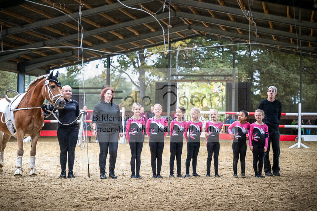 DOS_0013 | Entdecke hochwertige Reitturnierfotos von Foto Oger. Professionell, emotional und authentisch – jetzt Lieblingsmomente im Shop bestellen.Deutschlandweite Turnierfotografie. - Realisiert mit Pictrs.com