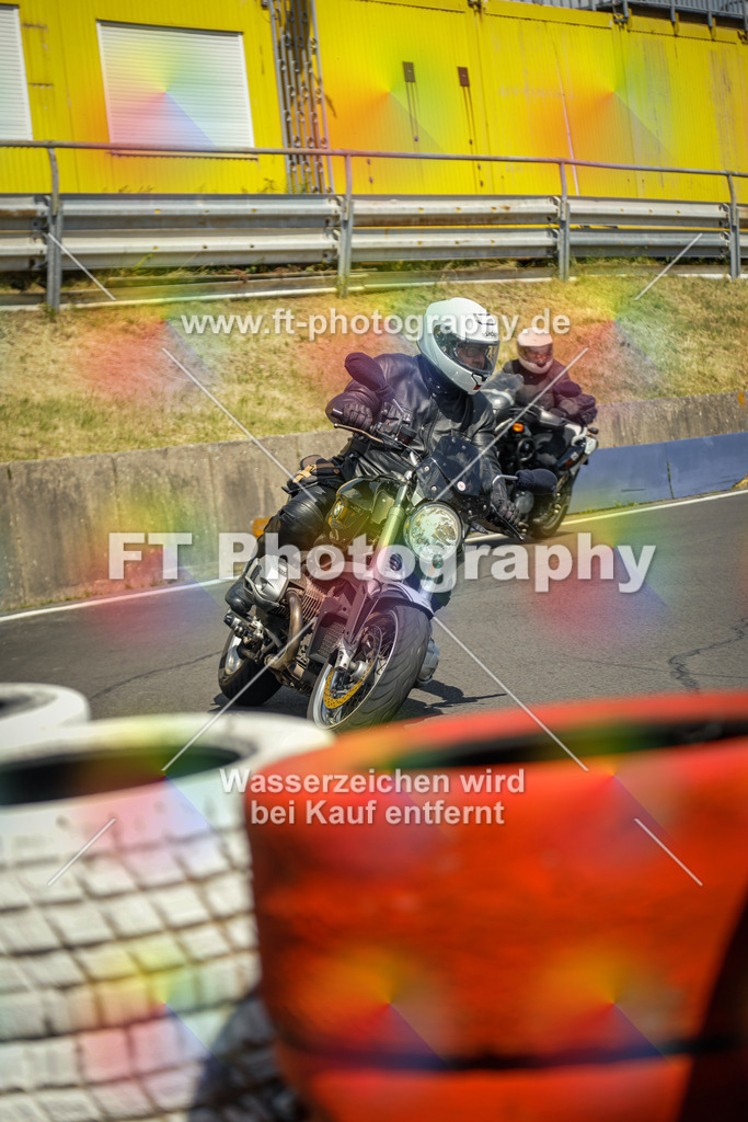 OBK_Mai_Martina_Markus-11192 | Hier findet Ihr Bilder von Touristenfahrten auf der Nürburgring Nordschleife oder von anderen Veranstaltungen die ich besucht habe. Viel Spass beim Durch Schauen 