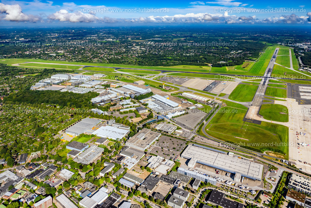 Hamburg_Fuhlsbüttel_Südliches_Flughafen_Gewerbegebiet_ELS_0873050823 | HAMBURG 05.08.2023 Südliches Gewerbegebiet und Firmenansiedlung " Flughafen Fuhlsbüttel " in Hamburg, Deutschland. // Industrial estate and company settlement " Flughafen Fuhlsbuettel " in Hamburg, Germany. Foto: Martin Elsen